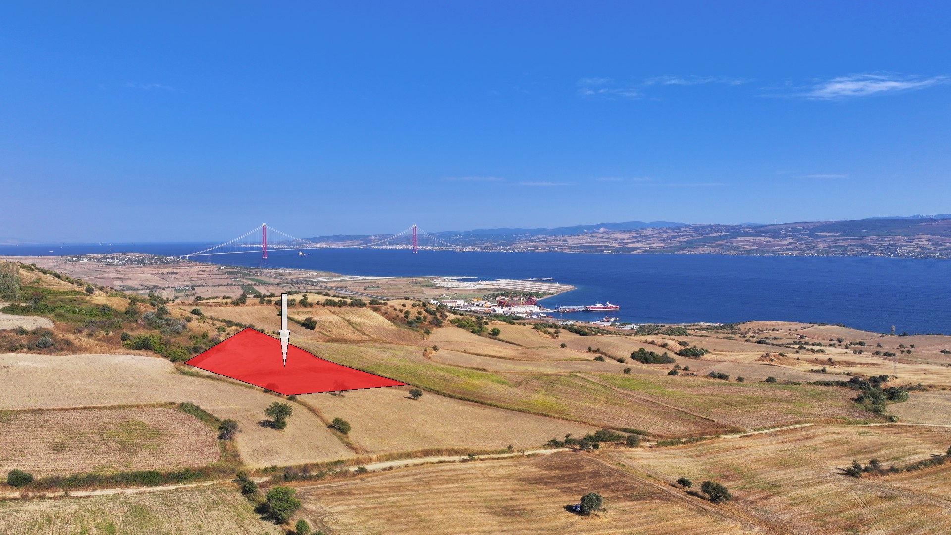 GELİBOLU BURHANLIDA BOĞAZ VE DENİZ MANZARALI 10,577m2 TARLA