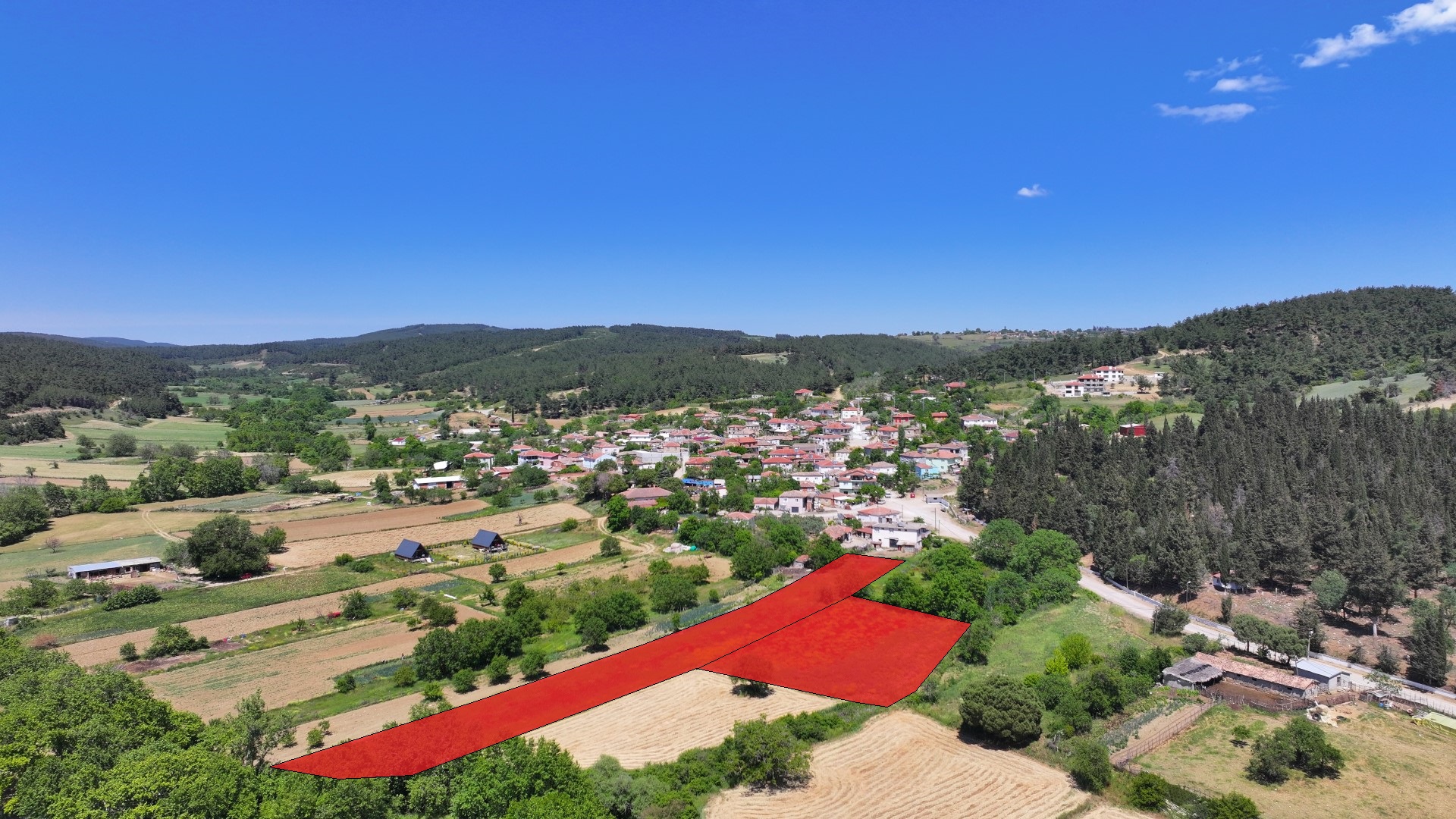 ÇANAKKALE GELİBOLU ILGARDERE'DE KÖY İÇERİSİNDE 5,140m2 TARLA