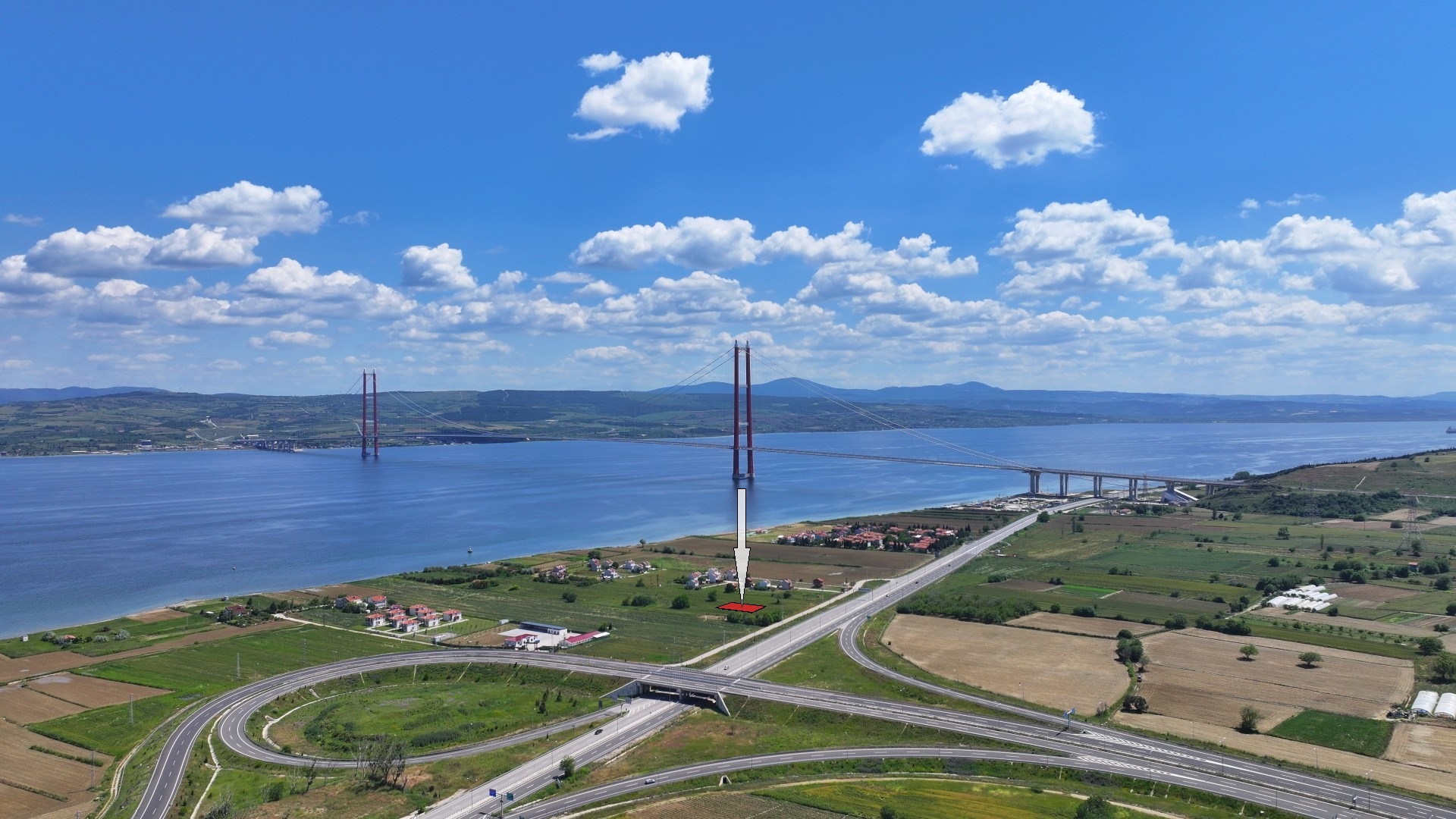 ÇANAKKALE GELİBOLU SÜTLÜCEDE 519m2 KÖPRÜ MANZARALI ARSA