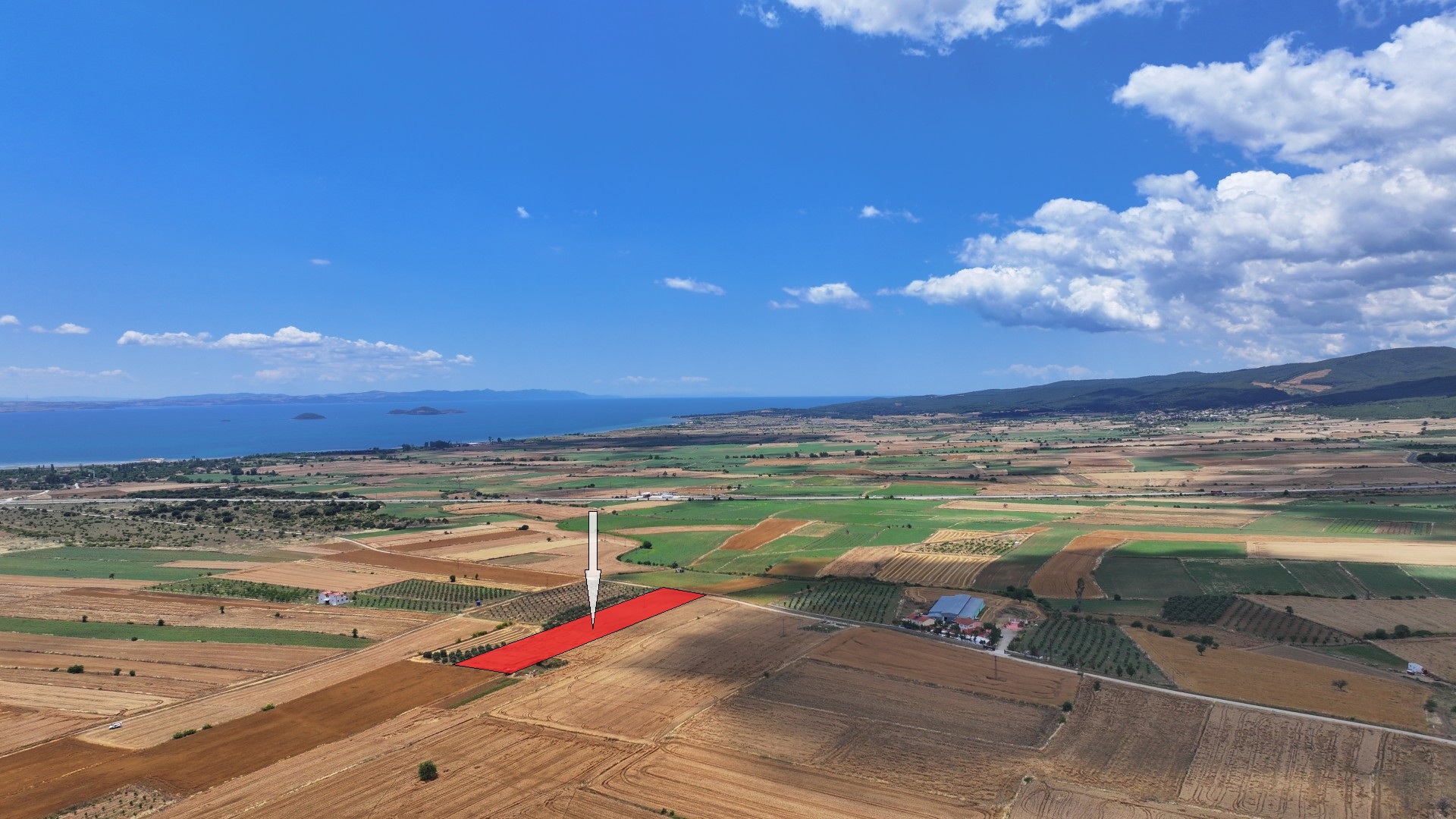 GELİBOLU KALEALTI KÖYÜNDE DENİZ MANZARALI 8,266m2 TARLA